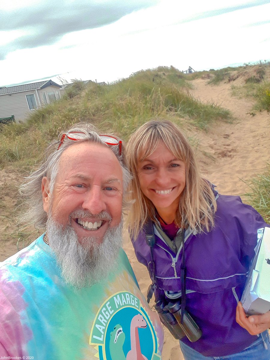 Brooksy5's tweet photo. @michaelastracha Great to see you down the dunes at Majuba Beach today Michaela. Hope you enjoyed your sortie up North, best wishes John🐬 🐟🌊 https://t.co/LRlNQdZwLC