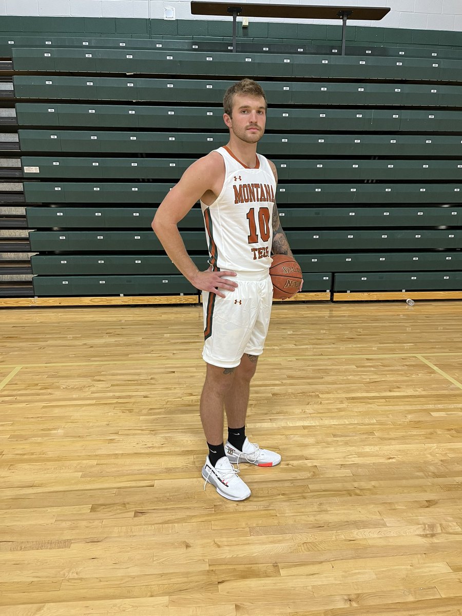 MTechHoops's tweet photo. New year, new whites 🔥🏀⚒️ https://t.co/lxoZbyG1iB
