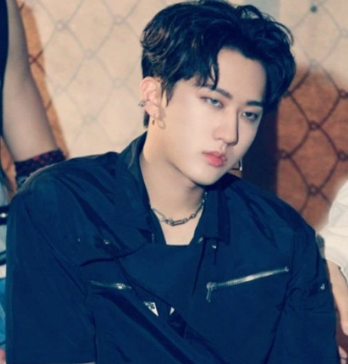 Raikantochanglx's tweet photo. Inventando a Changb!n 📱 AU Changlix #Changlix 
Fel!x cansado de los ataques de su familia para encontrar pareja inventa un novio falso usando como referencia la foto de un desconocido que encontró en el bus. Todo cambia cuando su "novio" hace aparición y es tal cual lo describió https://t.co/dguXqLmTjZ