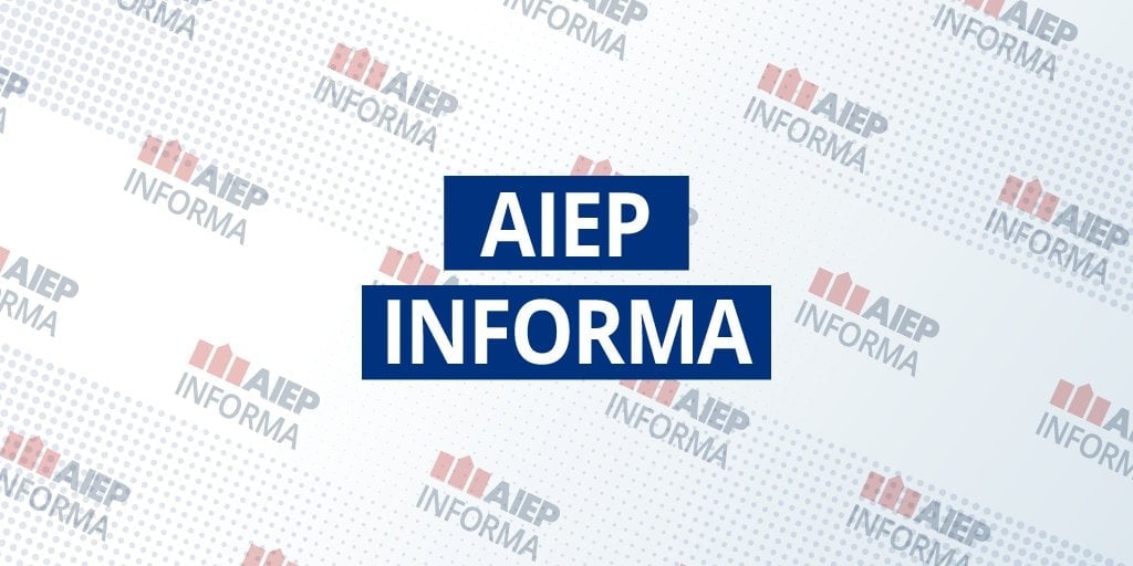 AIEP's tweet photo. 🔵#AIEPInforma | Estimada #ComunidadAIEP, les contamos que los días 16 y 17 de septiembre serán feriados académicos para todas nuestras carreras y formatos de estudio. Las actividades se retomarán el martes 20 de septiembre.
Esperamos que puedan disfrutar sus Fiestas Patrias. 🇨🇱 https://t.co/GAYgrahVTG