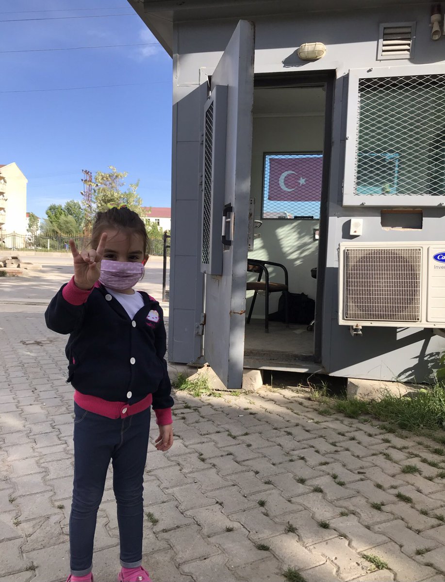 #SarıZarfMagdurları
Babamdan aldığım maya ile yavrumuda o maya ile yetiştirirken KHK ile 30.07.2022günü hain yaftası yemek(tamamen soyut iddalarla)insanın KANINA dokunuyor. Ben FETÖcü değilim Suçsuzum,HAKKIM olan üniformamı istiyorum.Devletin Dini Adalettir.