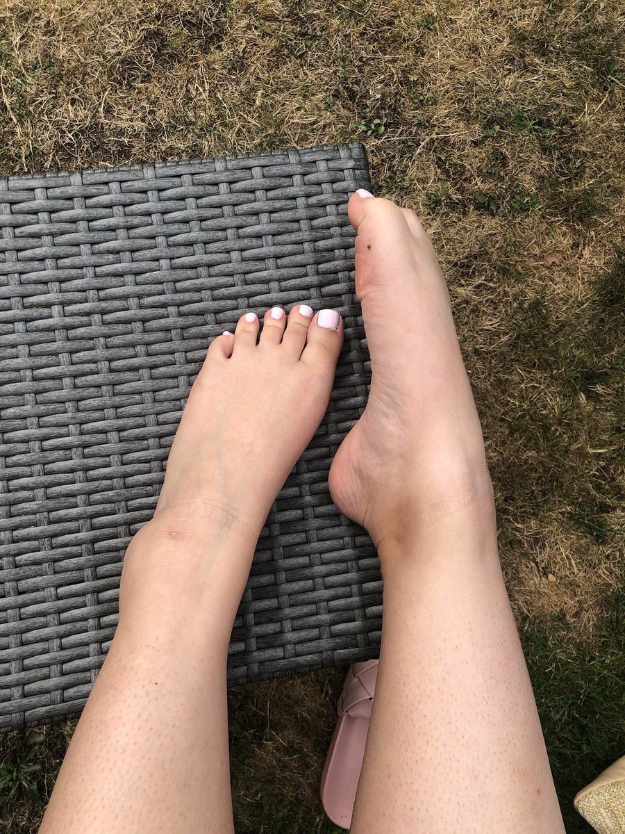JasminesAznToes's tweet photo. Tell me what you like about feet - even better, my feet 👠♥️🦶 https://t.co/MsXnslTOev