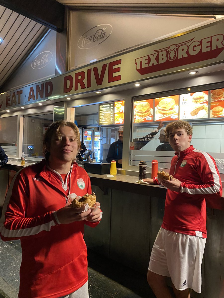 haslum_il's tweet photo. Avansement i cupen = tex burger https://t.co/fJfKrPVdei