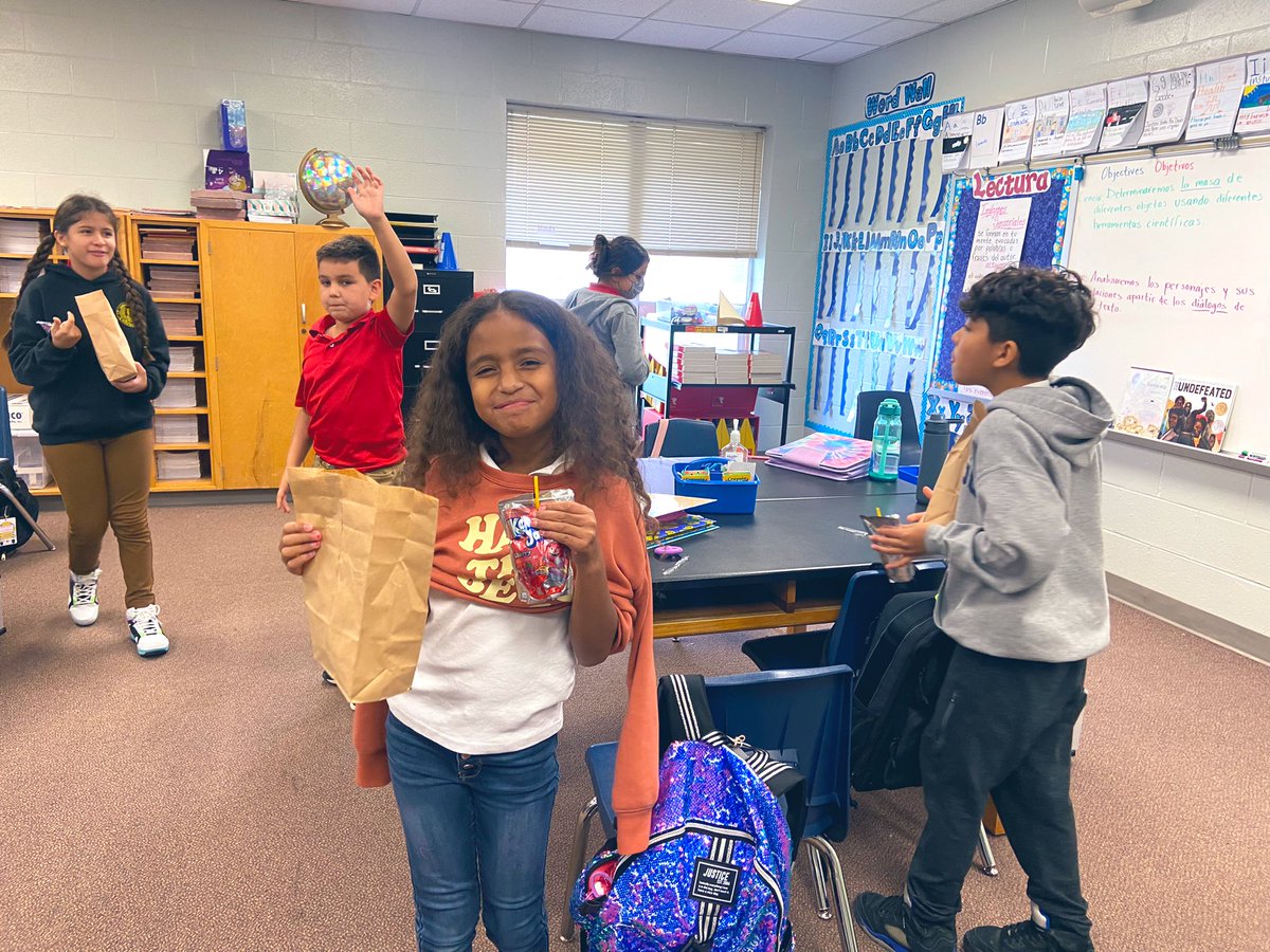 ZatarDina's tweet photo. So proud of my students! Thank you Ms. Dancy for celebrating them @DeerCreekElem https://t.co/jLE9Q2kJVM