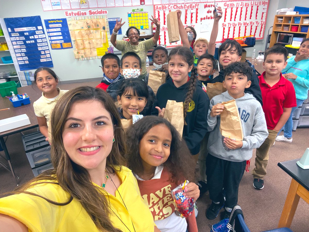 ZatarDina's tweet photo. So proud of my students! Thank you Ms. Dancy for celebrating them @DeerCreekElem https://t.co/jLE9Q2kJVM