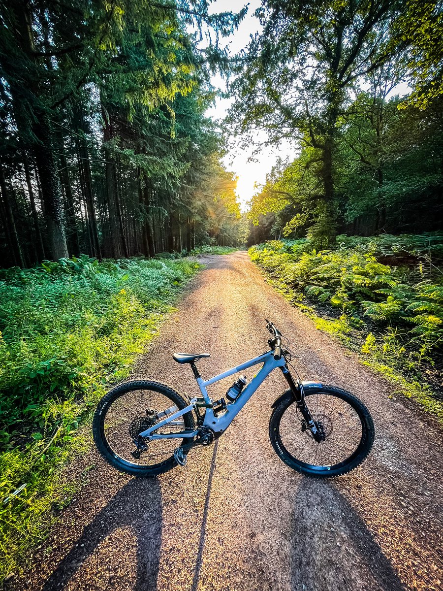 FoDmtb's tweet photo. ❤️ Super excited to officially be part of the @Specialized_UK k family ❤️.
#specialized #specializedbikes #itsyouonlyfaster #specializeduk https://t.co/yrZmztOd21