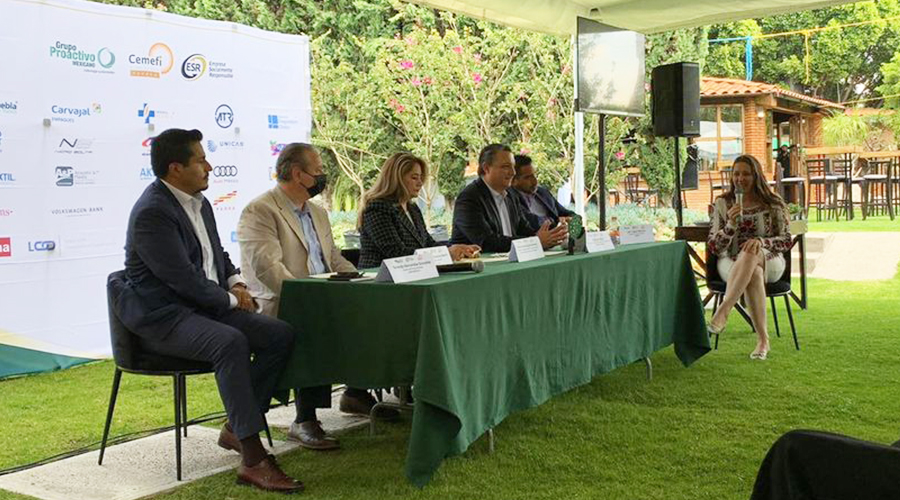 Cemefi_RSE's tweet photo. Esta mañana se realizó el encuentro anual de empresas socialmente responsables de #Puebla, organizado por @GrupoProactivo, en el que se entregó el #DistintivoESR a 26 empresas de la entidad. #Felicitamos a las empresas que han adoptado la #RSE como parte de su cultura de negocio. https://t.co/lHgyIsgIqn