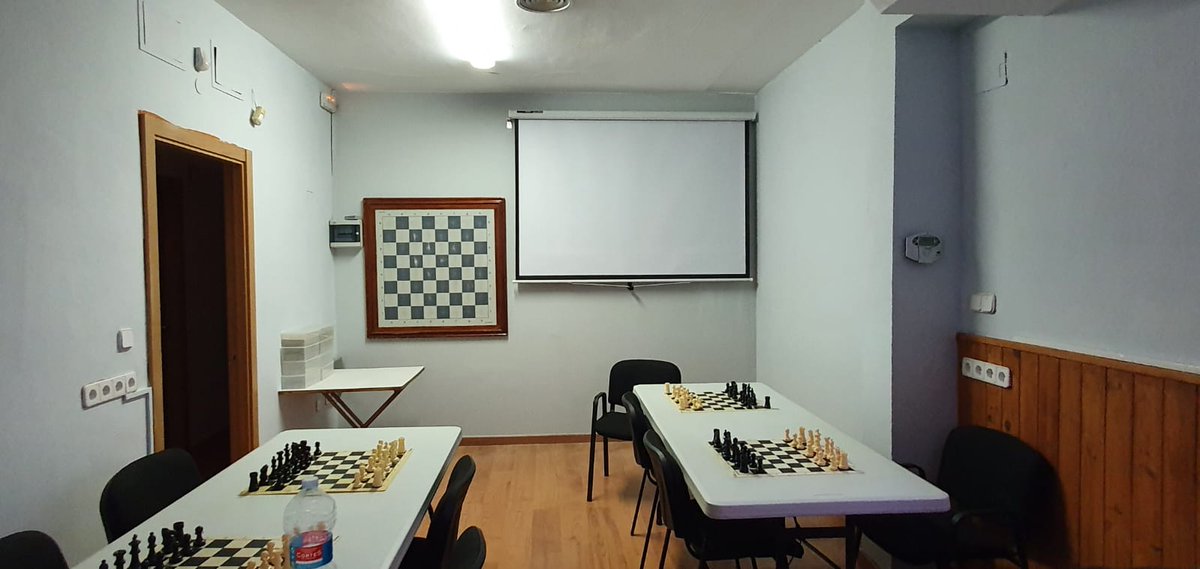 A que tiene buena pinta?? 
Pronto las aulas se llenarán de jugadores y vida. Quieres venir a jugar? 
Ponte en contacto con nosotros. Te esperamos
#nuevapiel #frechin #familia #chess