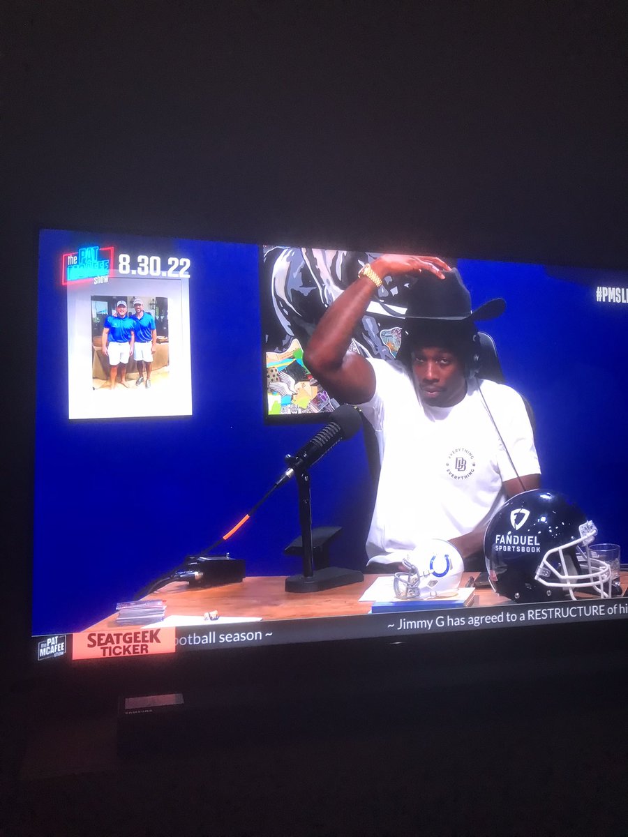 JoeButl36855719's tweet photo. @PatMcAfeeShow #pmsisdead I Love this show as much as I loved watching @cstrevy playing quarterback!! Please someone pick this guy up so I can keep watching him on Sunday @CashApp @$joethefishguy #GoPackGo https://t.co/DUMINmSfNg
