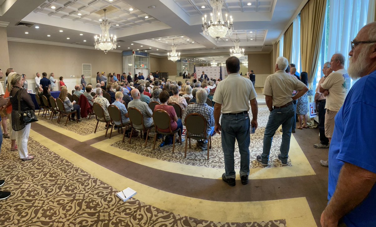 RyanDurkee23's tweet photo. Great turnout from Williamsport voters to see our next senator, Dr. Oz!  #keystonetovictory #DrOz https://t.co/bFSzbNIgKQ