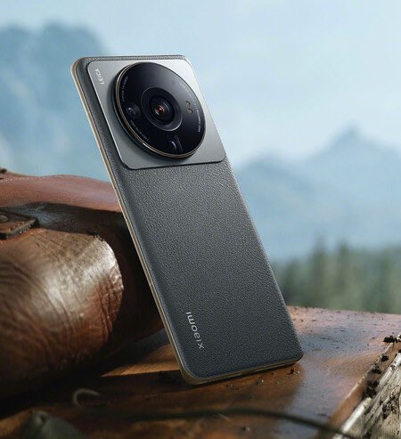 rekomind's tweet photo. Viendo el nuevo Mi 12s ultra, me pregunto si tiene sentido tener una cámara tan potente en un smartphone ¿lo veis exagerado? https://t.co/Ib7SOHmGPg