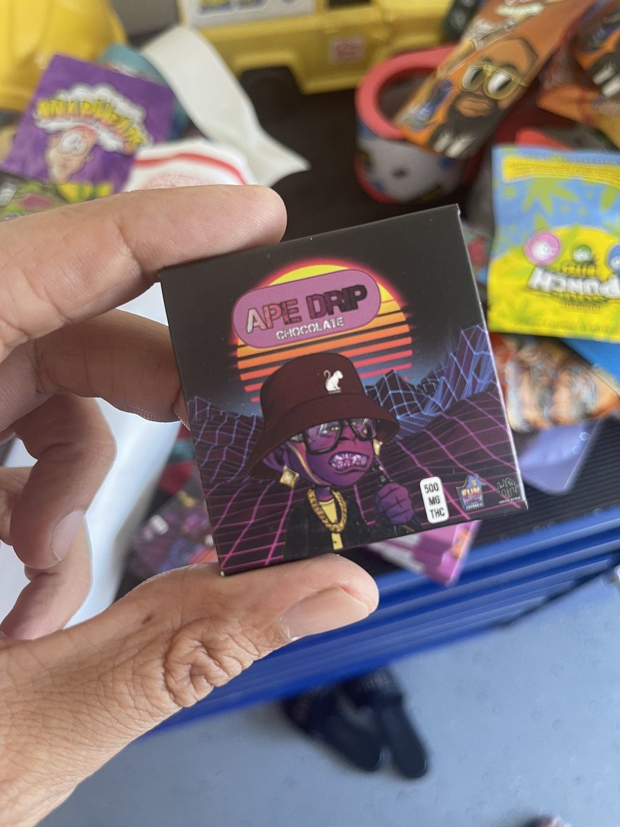 AnjanaIn05's tweet photo. Made packaging for custom edibles for some nft community’s that didn’t really workout. So looking for a solid community so I can turn up for them https://t.co/lR1lOjralf