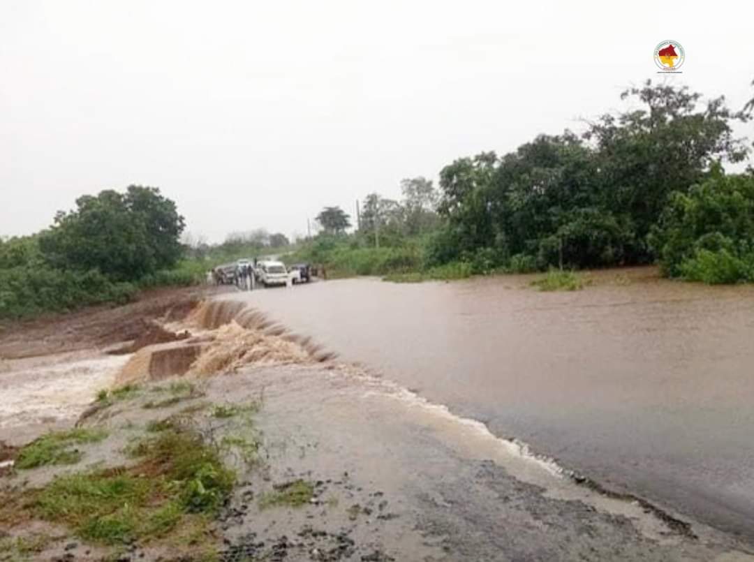oyogowa's tweet photo. Moniya-Iseyin Road 

The @oyostategovt has started the immediate renovation of the flooded section of Moniya-Iseyin road after series of complaints by motorists. The millions of naira expended on the project must remain justifiable.

@oyogowa gives kudos on the proactive approach https://t.co/9tnNEJdTS3