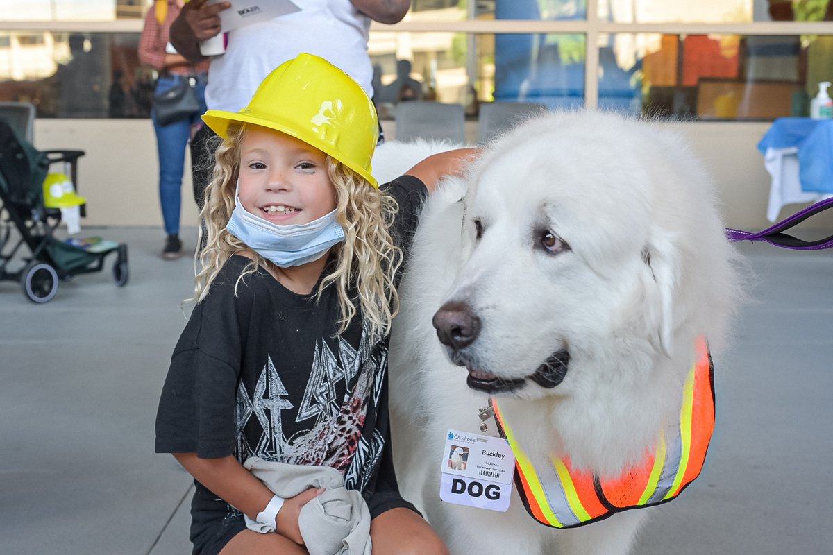 TheBoldtCo's tweet image. Boldt and @CannonDesign were proud to join @childrenswi for their #toppingoff ceremony for the new Skywalk Building, which will house their #EmergencyDepartment and Trauma Center. Kids and families interacted with Buckley the therapy dog and enjoyed other activities. Congrats!