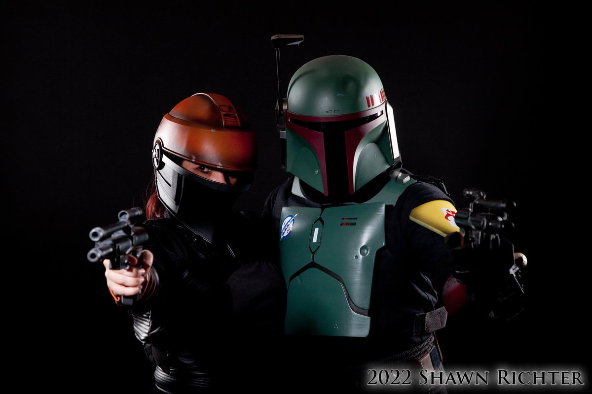 batcap50's tweet photo. Fennec and Boba.  
And children.
Photos by @KidCoulson 
#StarWars #TheMandalorian #bobafett #fennecshand
@MingNa https://t.co/OVBebLymya