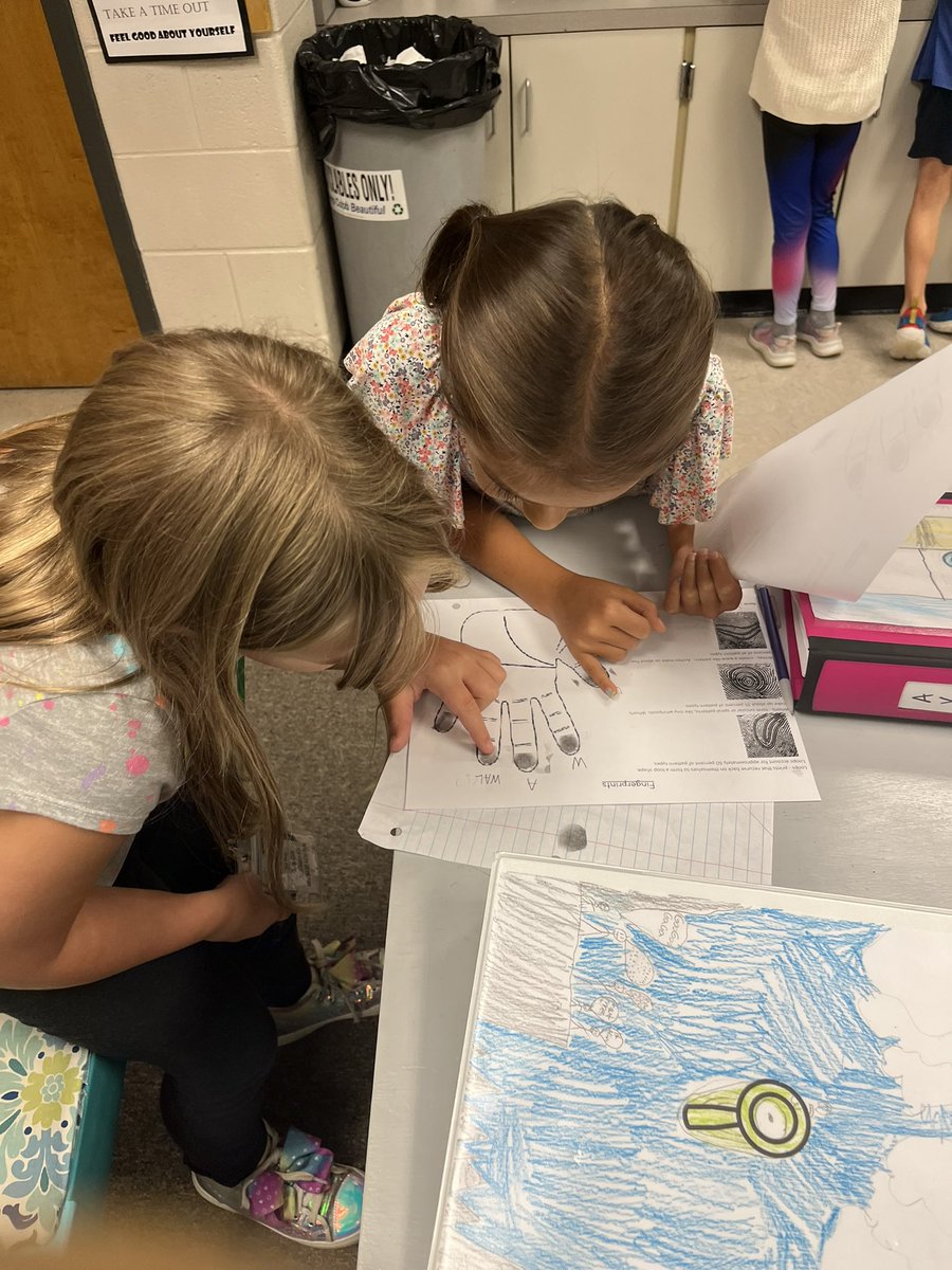 brooksontarget's tweet photo. These kiddoes loved analyzing their fingerprints and comparing them to others. @bullardbulldogs #lovetothinkhere @CobbAlp https://t.co/31Yzs66hze