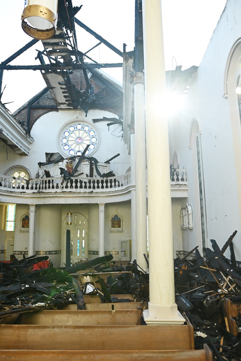 KWCH12's tweet photo. ‘God will get us through this’: Historic Fort Scott Catholic church suffers major damage in fire https://t.co/JKCTo5x9Aq #kwch12 

📷 by @KennyFeltPhoto https://t.co/9DKF29gAxE