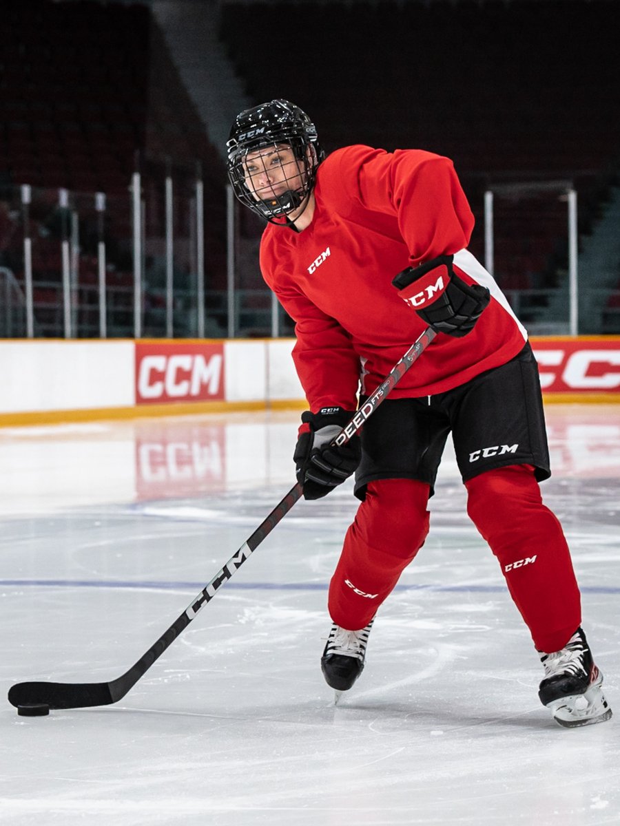 CCMHockey's tweet photo. Want to win this 🔥 JetSpeed FT5 Pro stick, signed by @ambrose_13?!
Quote this tweet telling us why you should get the stick. We'll contact the new owner of this stick on August 31st, 4pm (EDT)! https://t.co/8wB2JW35HP