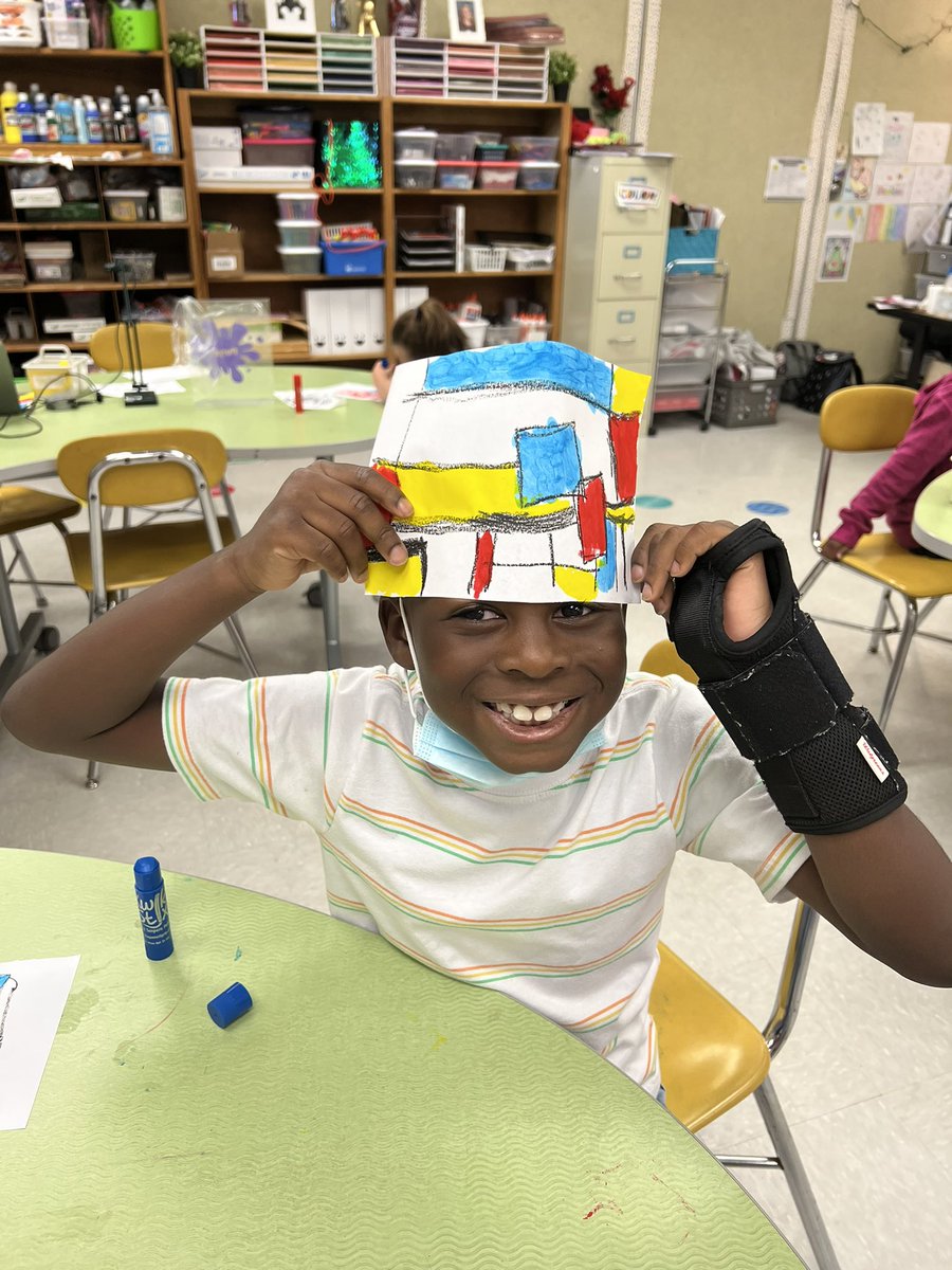 WMESArtists's tweet photo. Piet Mondrian inspired art with first graders! https://t.co/k0tfBSakSP