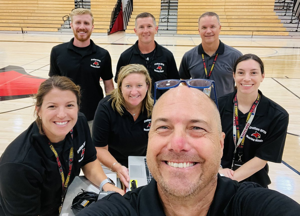 CroftonHighHPED's tweet photo. 1st day of school vibes with Crofton HS HPED.. #OneTeamOneFamily #WeAreCrHSUnified #MovingMinds #TogetherCardsFly @CroftonDance @CroftonHigh @CroftonWrestle @CoachTSomm65 @dromeoham8 @arnielb4 @Physedcoach11 @CoachStedman72 @AACPSHPED https://t.co/GwrzbfRrsa