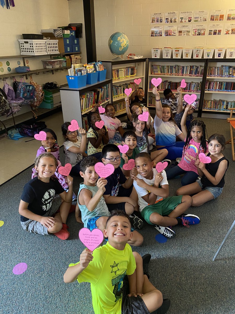 MSchmidt2019's tweet photo. “Before you speak, think and be smart. It’s hard to fix a wrinkled heart.” 💗 @hillerwildcats #wearelamphere https://t.co/tNShF3zRGk