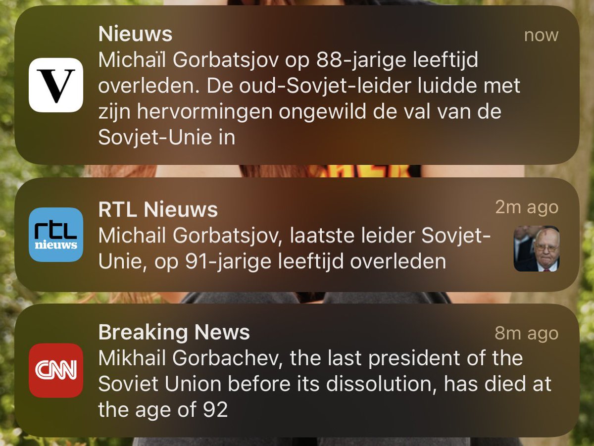 CasperdeHaas's tweet photo. Ja hoe oud was ie nou? #gorbatsjov https://t.co/dkgZe94uC0