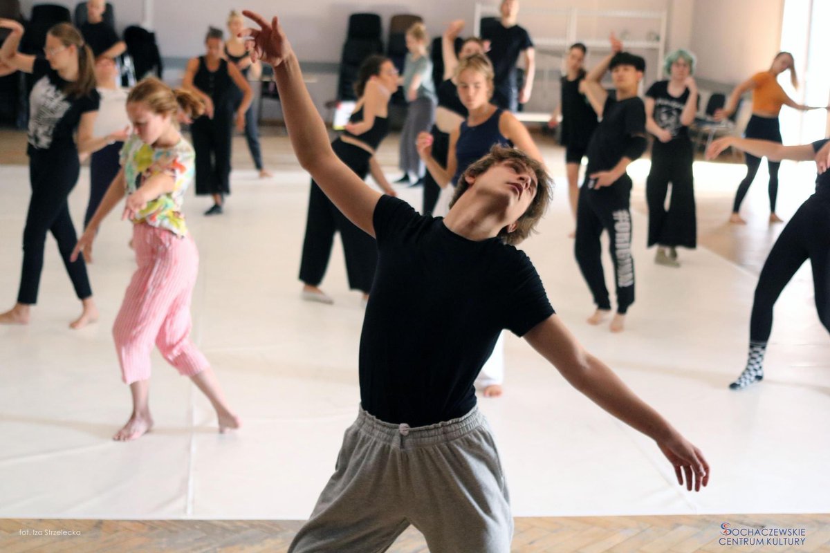 majore_q's tweet photo. Hej ja uczący choreografii 🎬🥰 https://t.co/N7AvRkRmSD