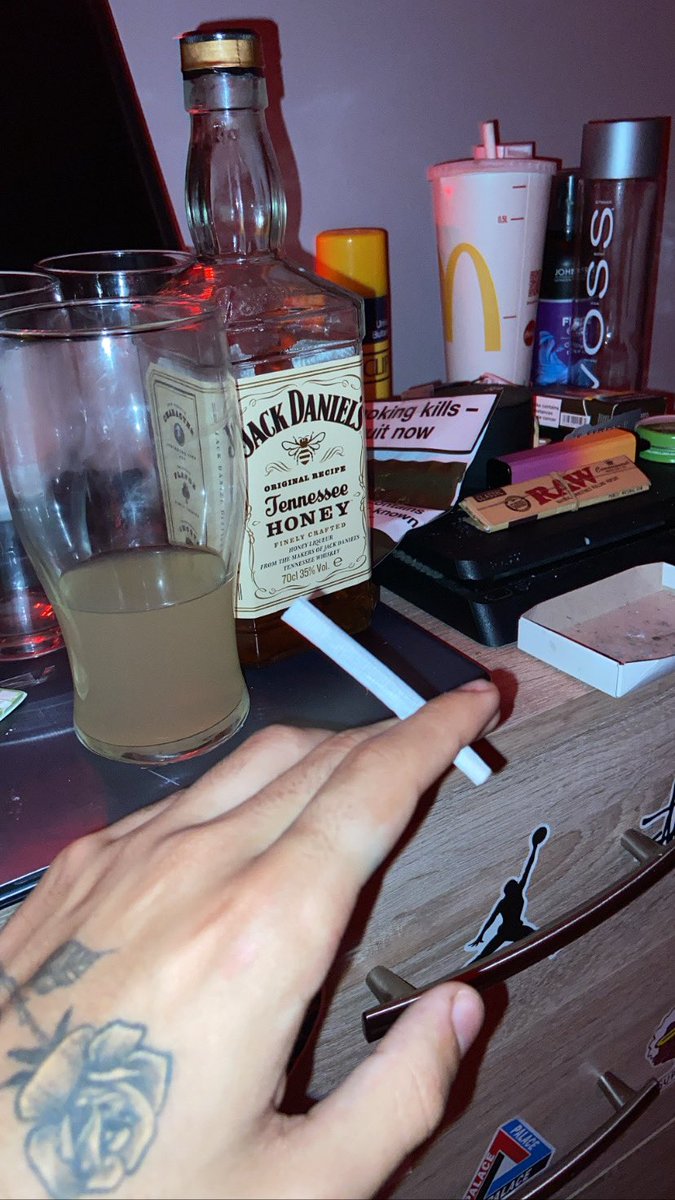 ayyKezz's tweet photo. Chill lil night 💻 https://t.co/Pe4zgcbcG7