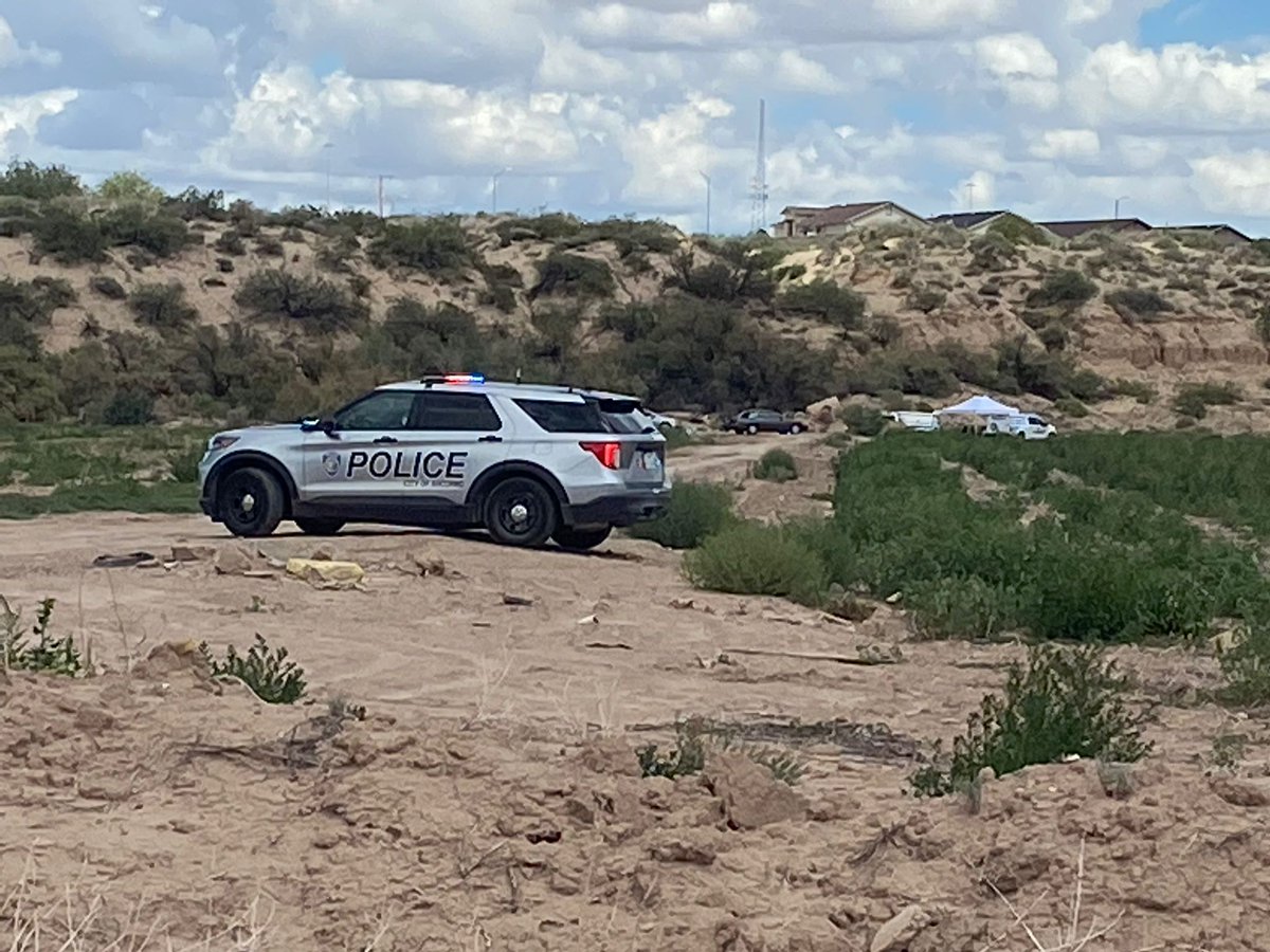 VIDEO EXCLUSIVO: Cuerpo es encontrado en terreno baldío de Socorro
noticiasya.com/2022/08/30/vid…