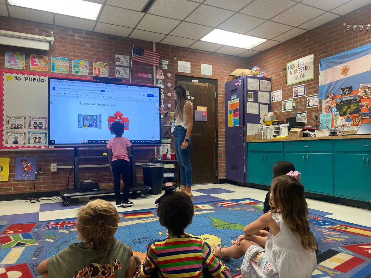 MsLiaudat's tweet image. Becoming friends with the new technology in the class! 😋🤩 #interactivescreen #kindergarten #unitingourworld