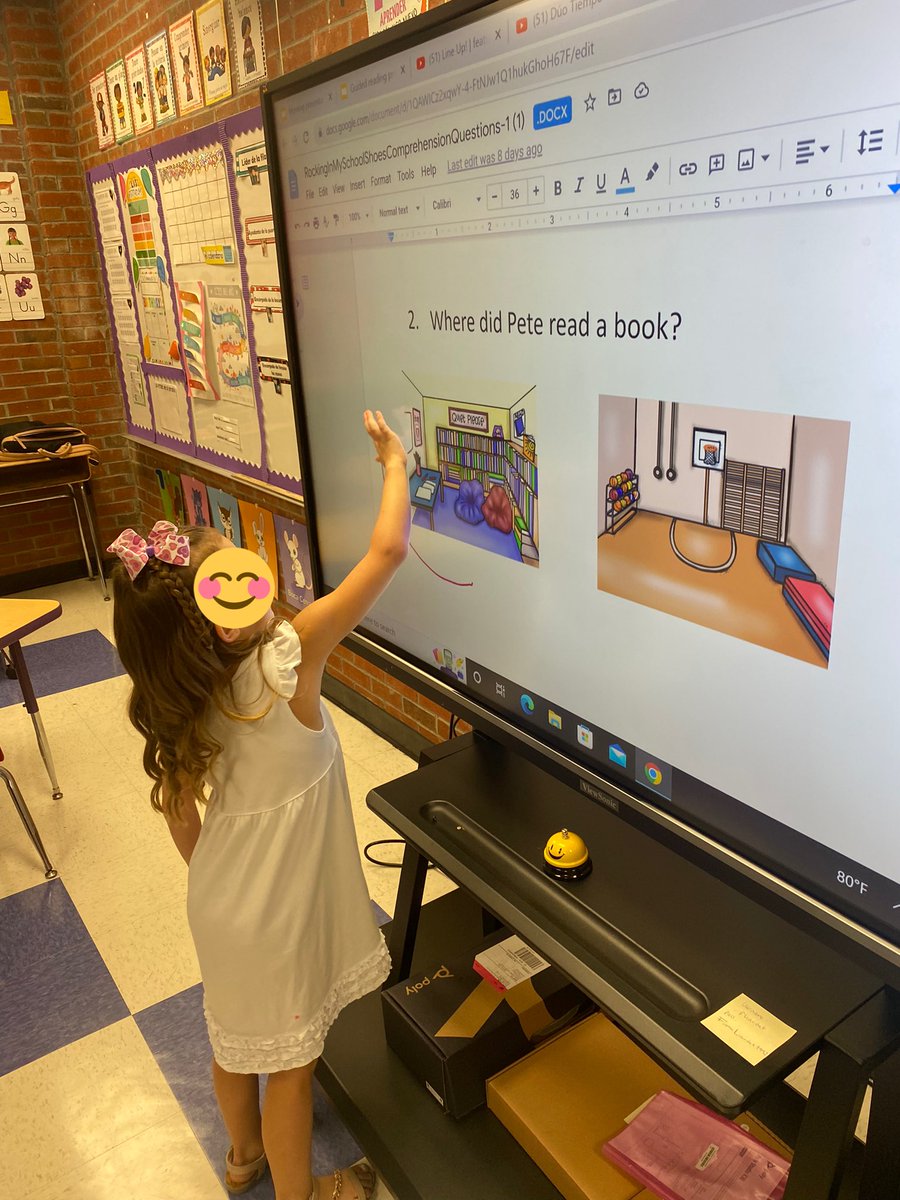 MsLiaudat's tweet image. Becoming friends with the new technology in the class! 😋🤩 #interactivescreen #kindergarten #unitingourworld