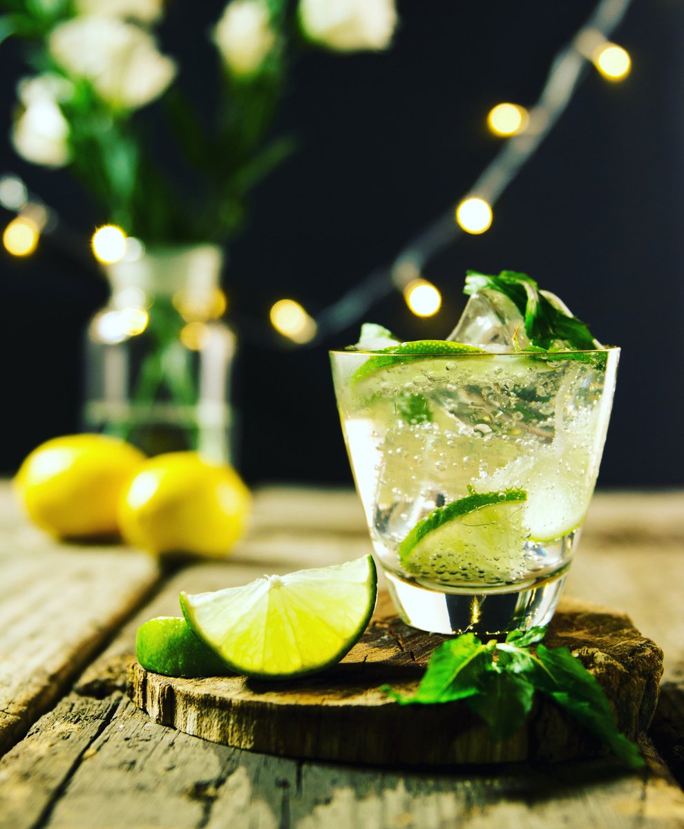 KennaAuthor's tweet photo. Weigh in: is the best part of taco Tuesday the tacos or the margaritas? Normally I’d go with tacos but today I’m rethinking that. 😂😂😂 #writerscommunity #indieauthor #tacotuesday #margaritas #kennacharles #thepsychictouchseries #drinks https://t.co/vKUfvFUM2A