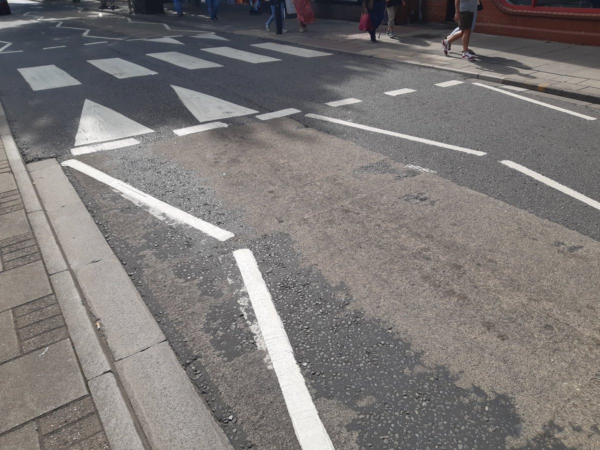 HumberbeatNEL's tweet photo. It is illegal to park on a pedestrian crossing & additionally very dangerous, there is no excuse and "I'm just getting a sandwich" or "I'll only be a minute", are not reasons to park there so it's a big NO or a big YES to a fine and/or points #RoadSafety #Cleethorpes #itsillegal https://t.co/0kbprNFWqu