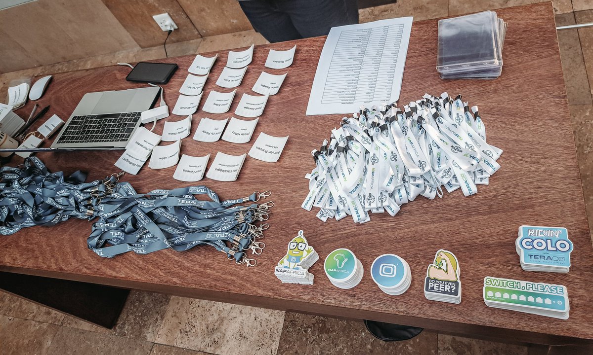 RobinsonYolandi's tweet photo. Let's do Beers for Peers Cape Town sponsored by @NAPAfrica_IX!
#SAFNOG7 #NAPAfrica #BeersforPeers #Teraco https://t.co/m9aCFNSJWY