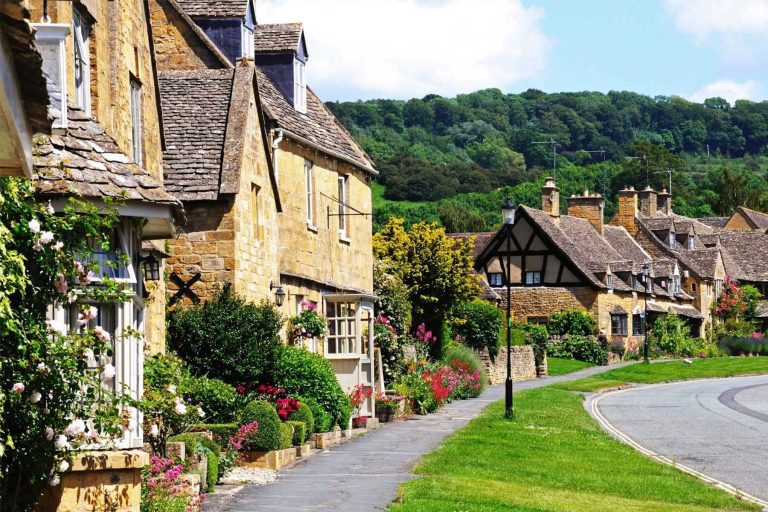 holidayactivty's tweet photo. What's on London! Check out this activity!

It is all about tour to Cotswolds, Blenheim Palace, Oxford

Join DavidStubbs on this exhilarating activity to do exciting things in London.

https://t.co/qhkEMelRE2 https://t.co/rcqFj8LCow