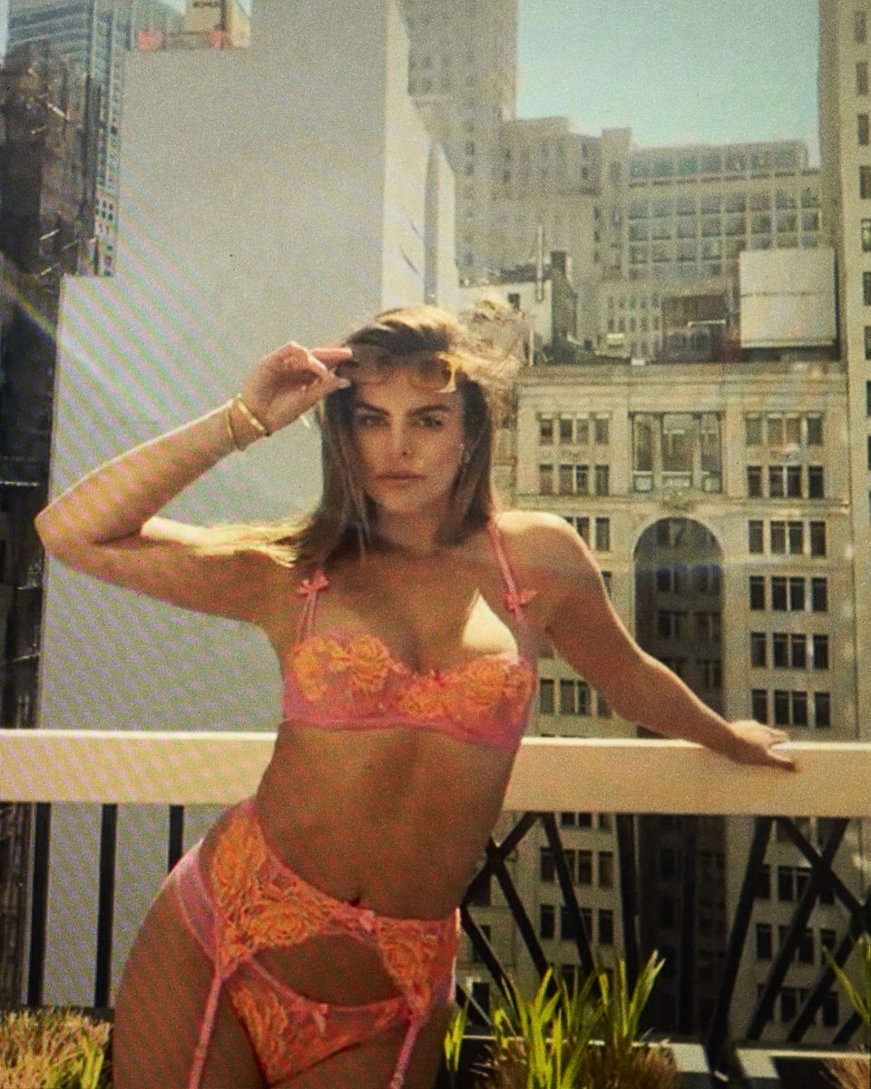 TheMissAP's tweet photo. Summer Ain't Over Yet
Forget what the🌡says, @brooksnader is still turning up the heat in Yara.
Explore Yara: https://t.co/nIJnwaDSkq
Yara has returned this season in a juicy pink 'n' orange colourway. Perfect for adding a dose of summer lustin' to your everyday...
#APsummer https://t.co/9EBht0oxSW