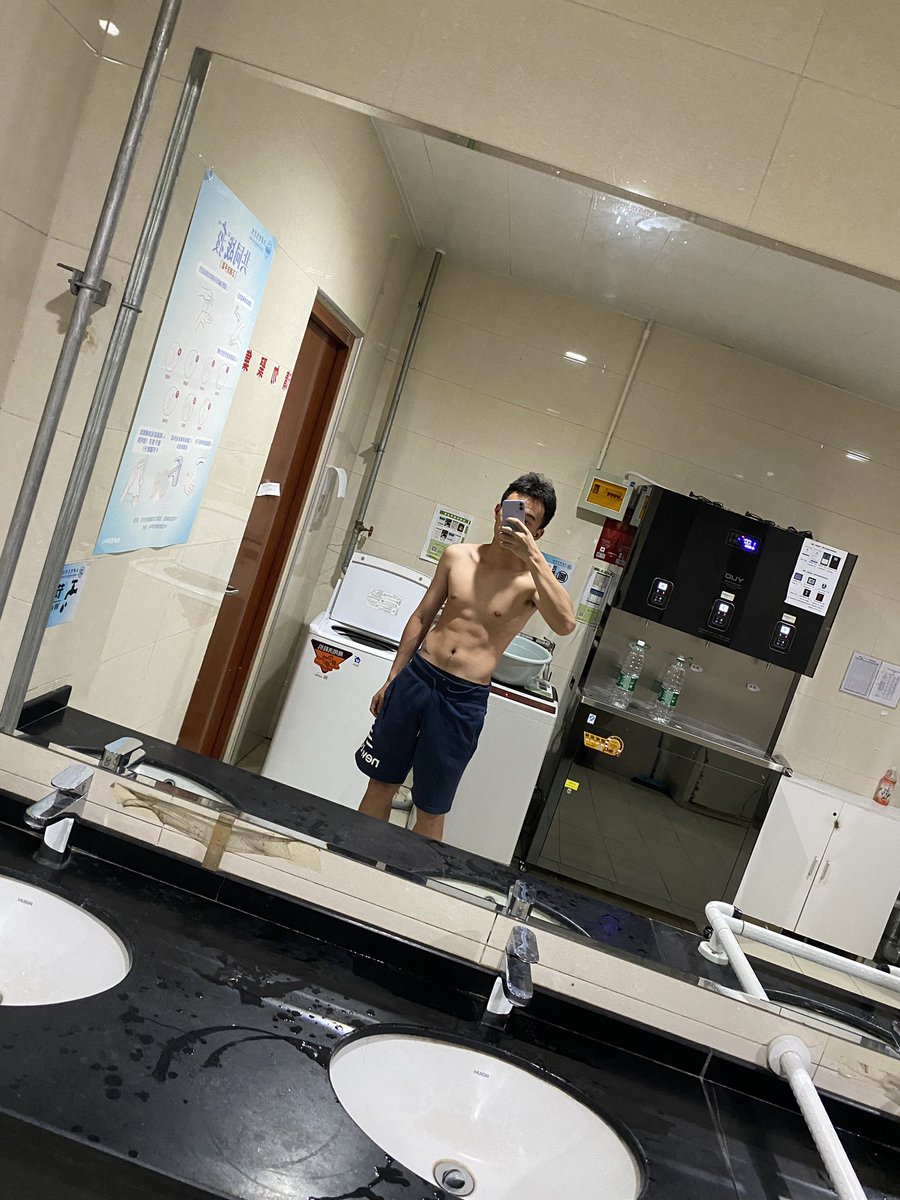 hl1002938's tweet photo. 有姐姐喜欢吗��喜欢可以给我发私信😝 https://t.co/6zWpAQfA9g