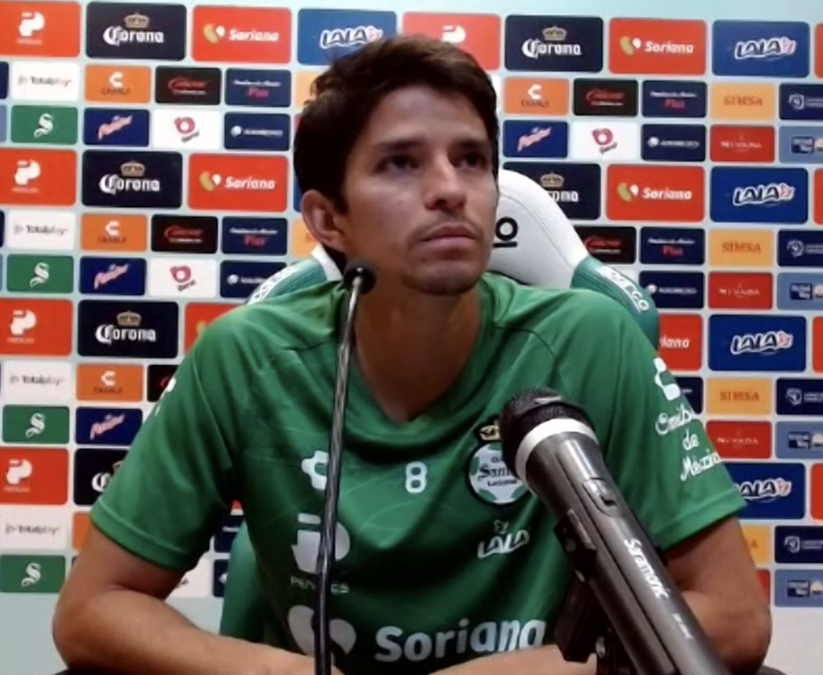 Angel_Alvaarado's tweet photo. 🟢⚪️ "No importa quién mete el gol, quién da la asistencia o quién hace la barrida, lo importante al final es que el equipo esté bien" aseguró el "Charal" Orrantía.

#ModoGuerrero 
@AgenciaJRF.

Foto: @Angel_Alvaarado. https://t.co/0DKWZCFZjq