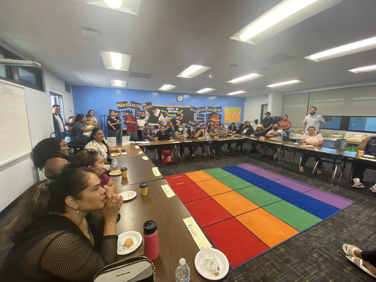 Laura Kindron tweet media