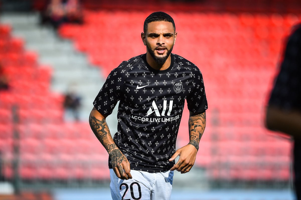 ActuFoot_'s tweet photo. 🚨 Layvin Kurzawa à Fulham, C’EST FAIT ! 

(@Tanziloic) https://t.co/9rt6xIfIce