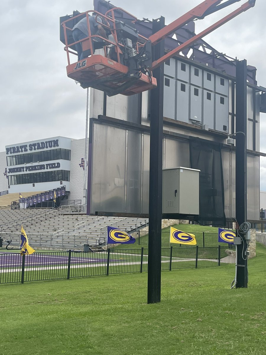 jakebelshe's tweet photo. @VCRNOW finishing another audio system at @granburyisd @GHS_PIRATES @GHS_PirateFball @CoachZschiesche We are proud to partner with this great district and program. Not only do we do LED but Audio and Visual as well!🔥🔥VCRNOW delivers #TheTotalExperience https://t.co/PSXnkap8oV