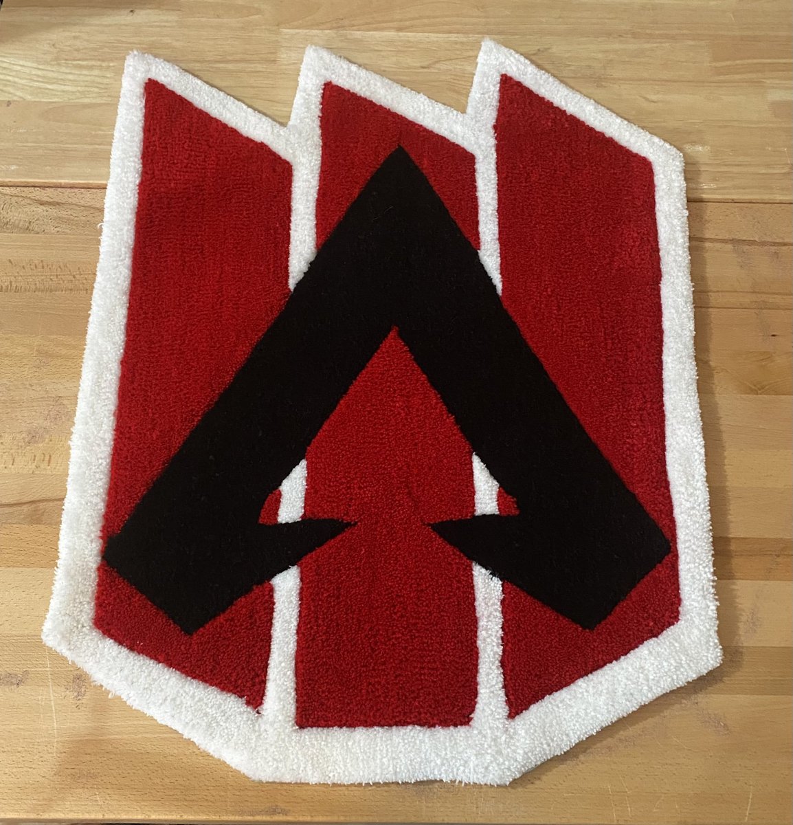 Cris_Snipes's tweet photo. Custom handmade @PlayApex Rug and 2150 Apex Coins giveaway!

Rug made by @Canagan_Customs 

To Enter: Follow/Like/RT 
Winners will be announced 9/2 https://t.co/KY4k7MvFyu