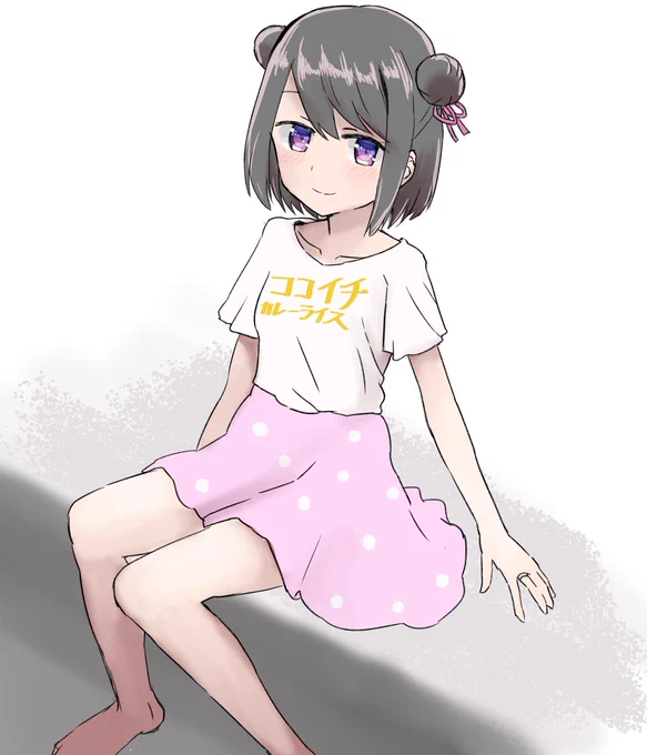 適当なTシャツを着る黒江ちゃん 