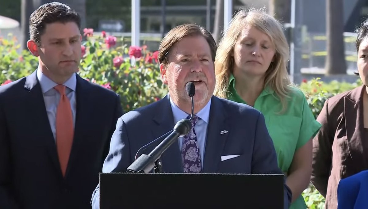 ADLCalifornia's tweet photo. “When will we take action to protect our children?” asks ADL Los Angeles Regional Director @jeffreyabrams. We call on Governor @GavinNewsom to sign AB 587 into law to #StopHidingHate online! https://t.co/gOHDETDF04