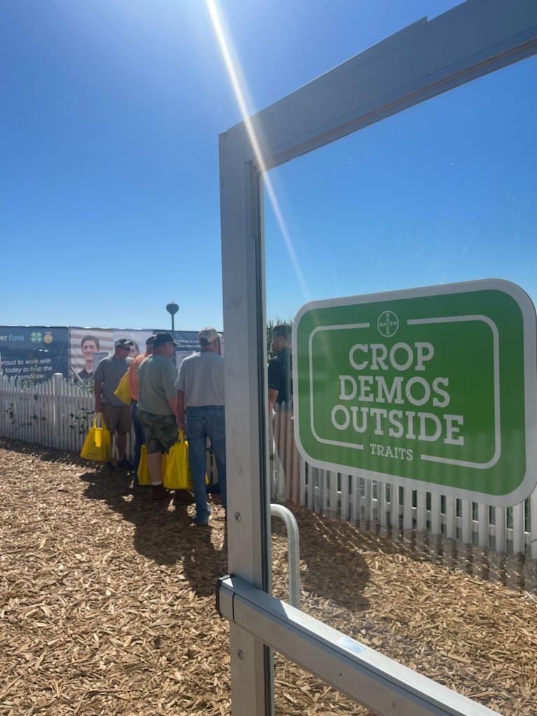 BayerTraits's tweet image. The sun is shining on the #SmartCornSystem here in Boone, IA at the @FPShow! 😎 Stroll by booth 30S and see the #InnovationInAction! #FPS22