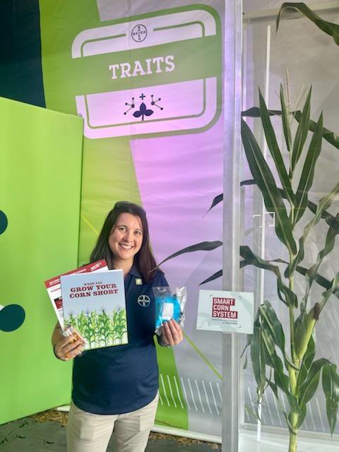 BayerTraits's tweet image. The sun is shining on the #SmartCornSystem here in Boone, IA at the @FPShow! 😎 Stroll by booth 30S and see the #InnovationInAction! #FPS22