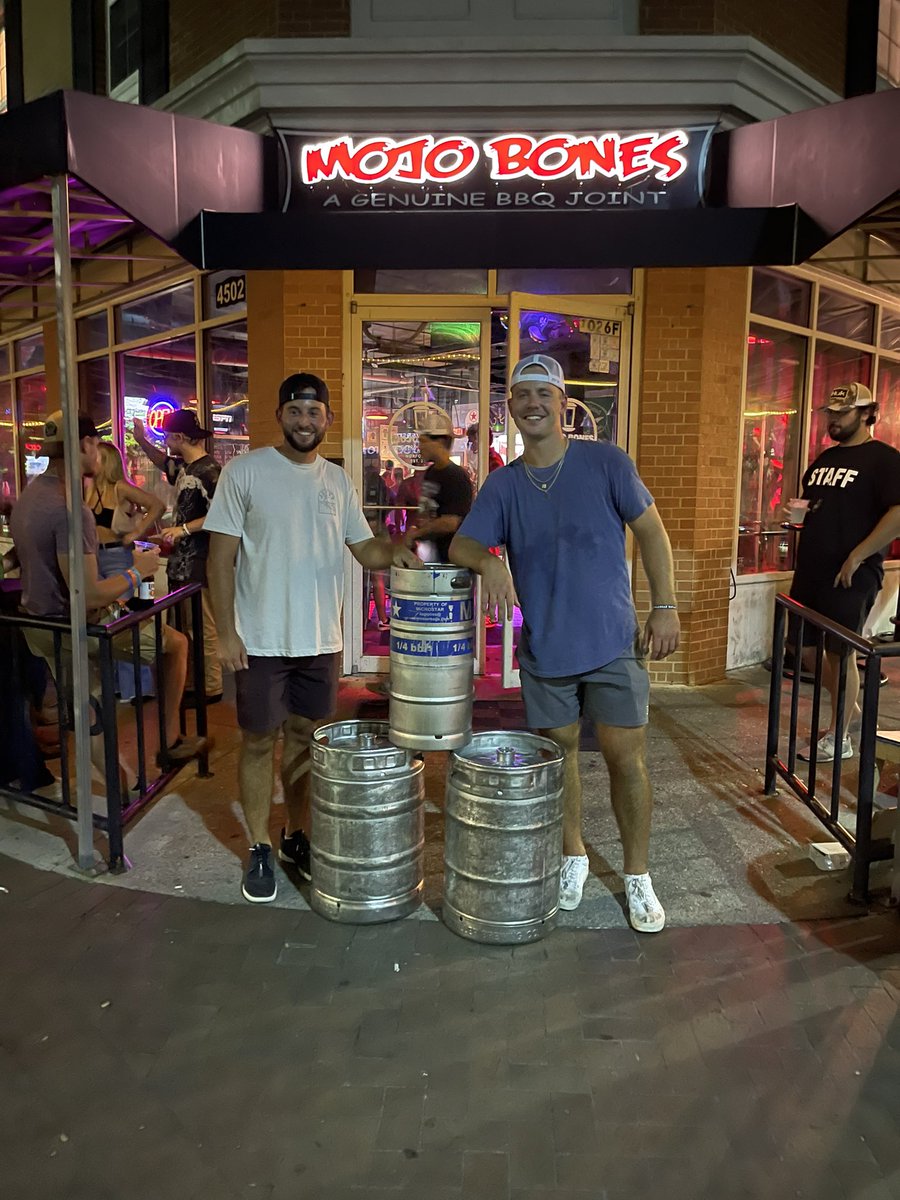 MBonesODU's tweet photo. Another Country Nite in the books with a pair of Cornhole Champions!!! Someone come take their crowns next week!!! https://t.co/VuoVqNd9FC
