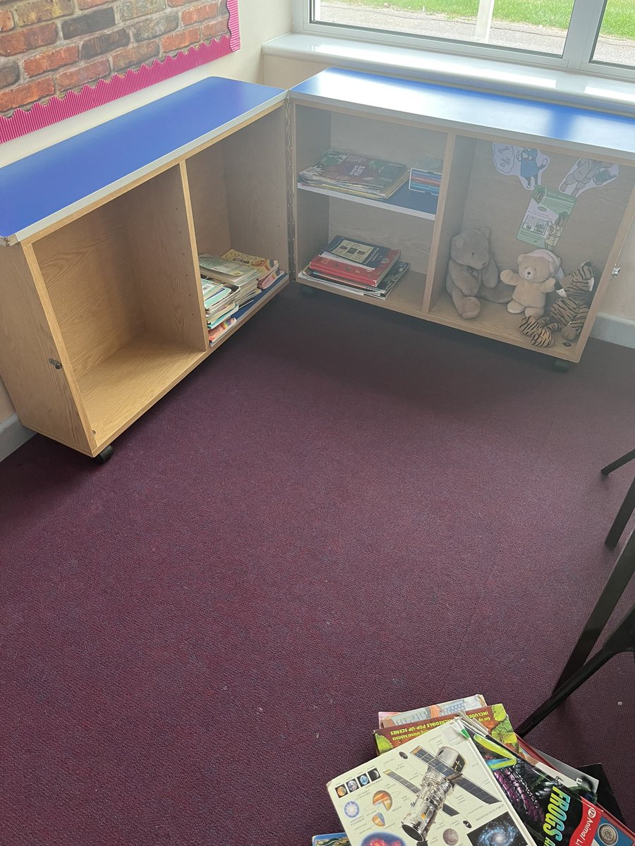 HELP! This is currently my reading corner in my new classroom - it's in a small space and lacking shelves. Any ideas for how to create an engaging reading corner for Year 2 would be amazing📚 #edutwitter