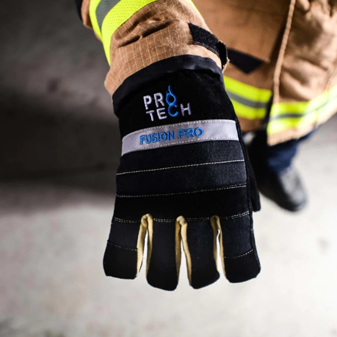 AJStoneCompany's tweet photo. #FeatureFridayProduct
The @protech8 Fusion Pro structural glove is made from 100% water-resistant, FR treated goatskin, and uses an advanced multi-layer design with Kevlar and Nomex to enhances protection, durability, flexibility and comfort!
https://t.co/cacuiU4r5g https://t.co/yRFuRDNxxq