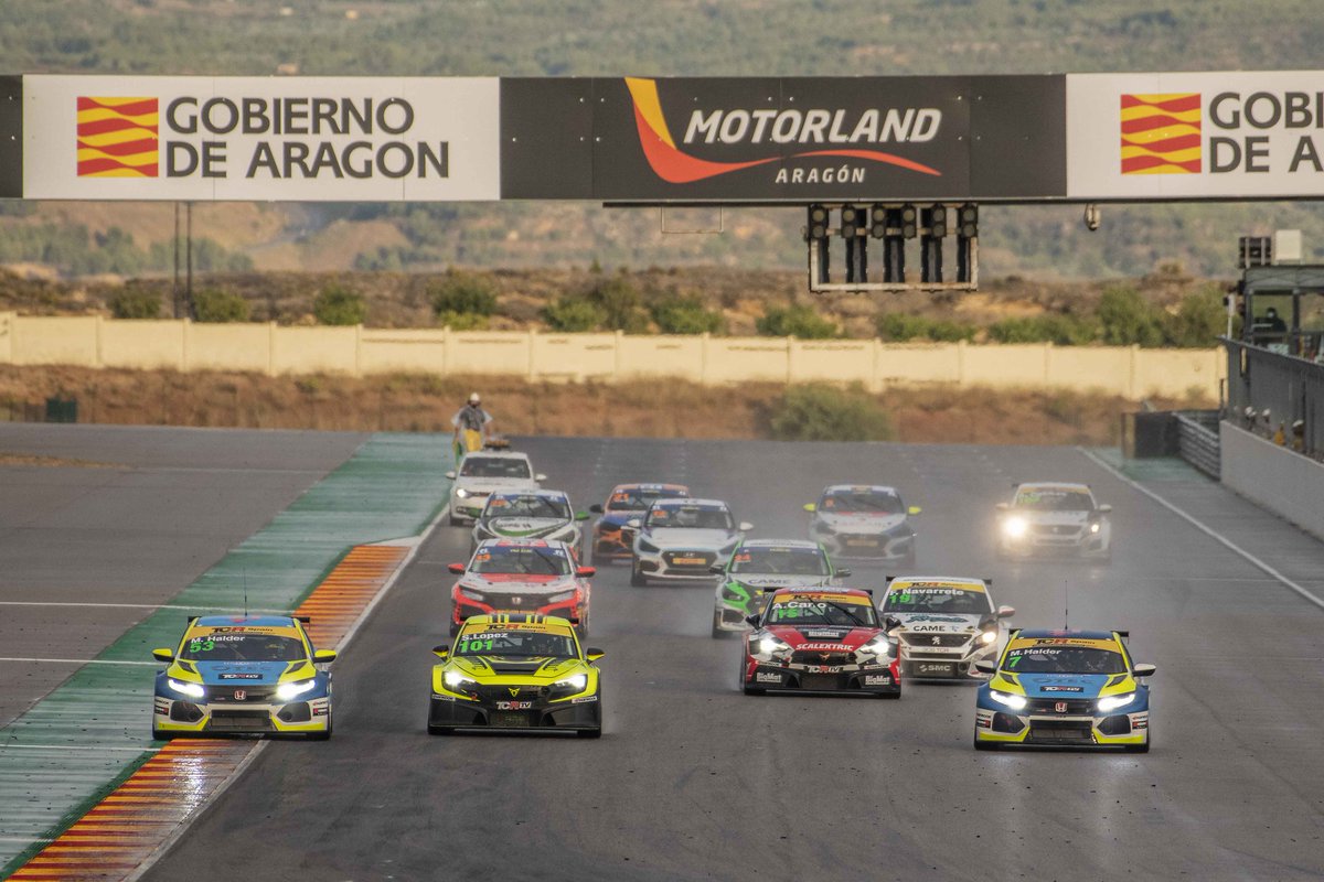 tcrspain's tweet photo. La Previa 📓

La acción del #TCRSpain vuelve a @AragonMotorLand 

Toda la info 👉https://t.co/IOVOXZTbhT https://t.co/n4NIa6FoHx